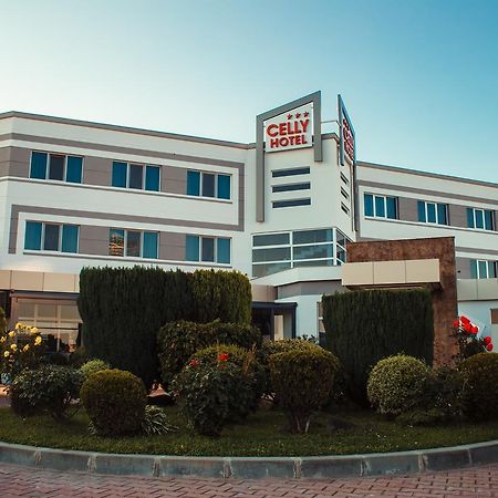 Celly Hotel Питещ Екстериор снимка