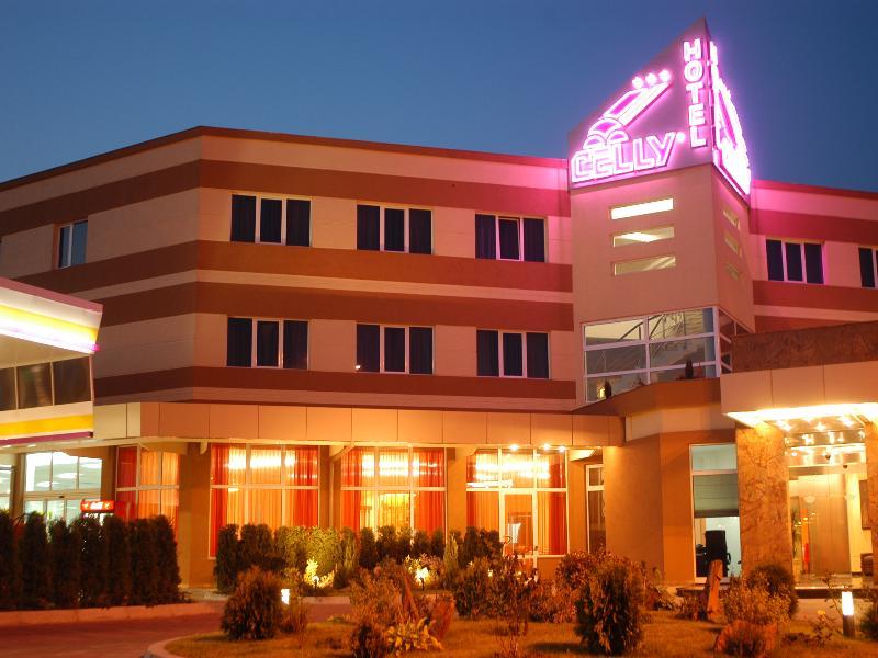 Celly Hotel Питещ Екстериор снимка